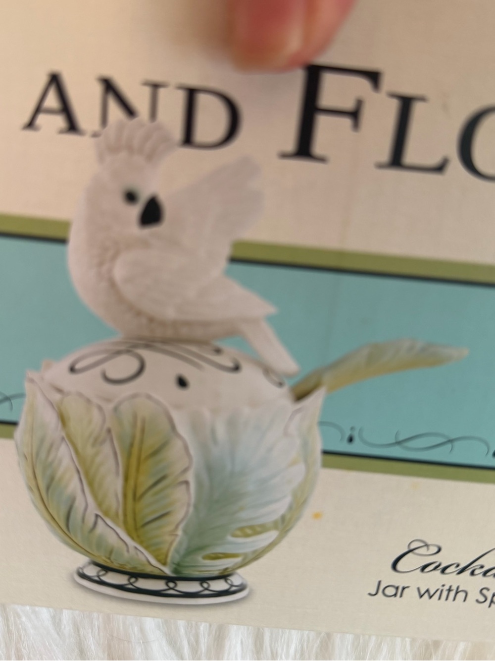 Fitz and Floyd ceramic cockatoo teapot with leafy base. - Picture 4 of 7